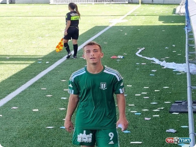 כובש בכל הגזרות. רני נוף (ליאור טרי)